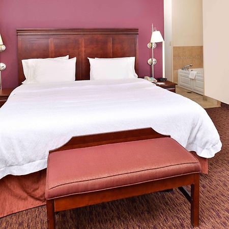 Hampton Inn & Suites Muncie Exteriör bild