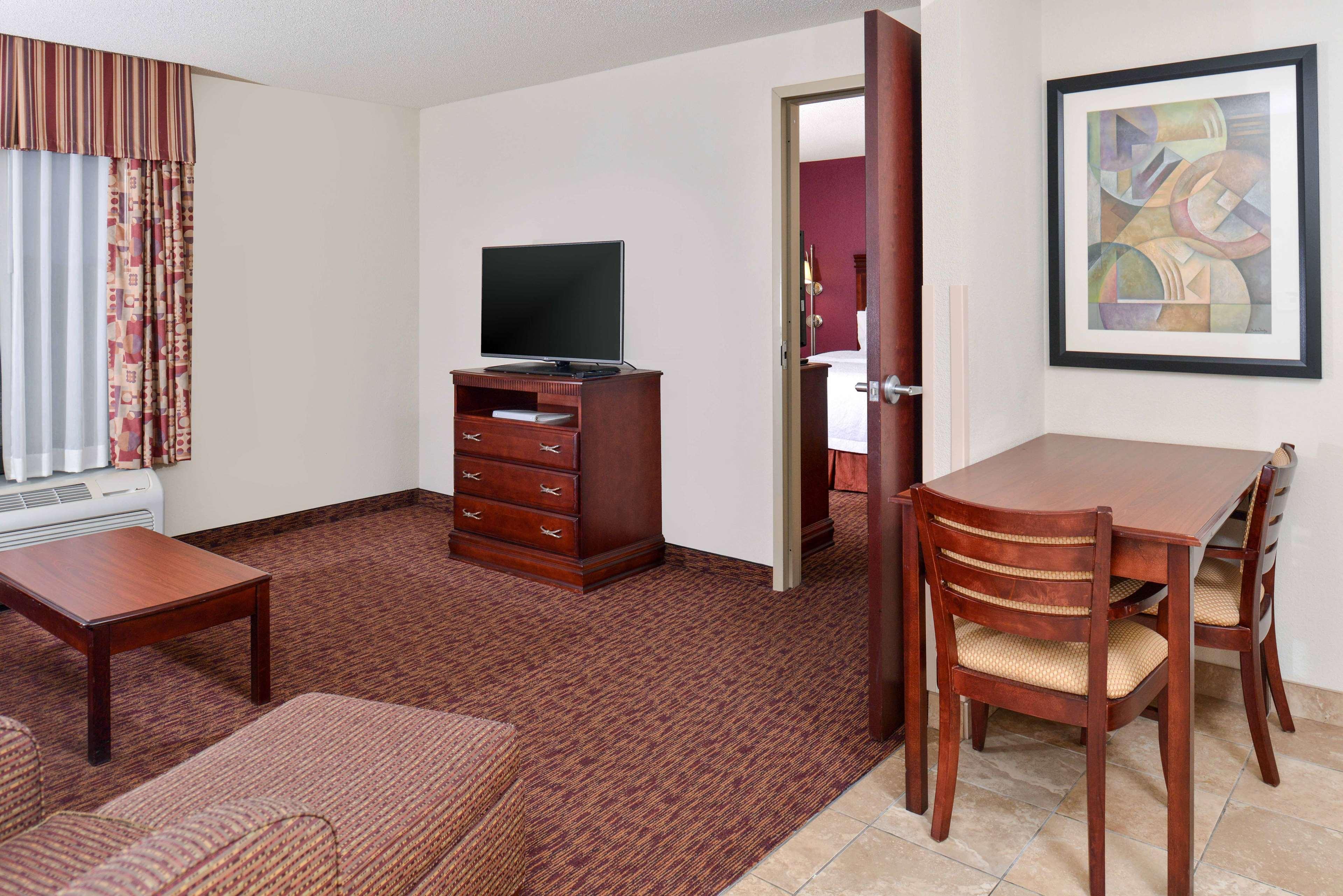 Hampton Inn & Suites Muncie Exteriör bild