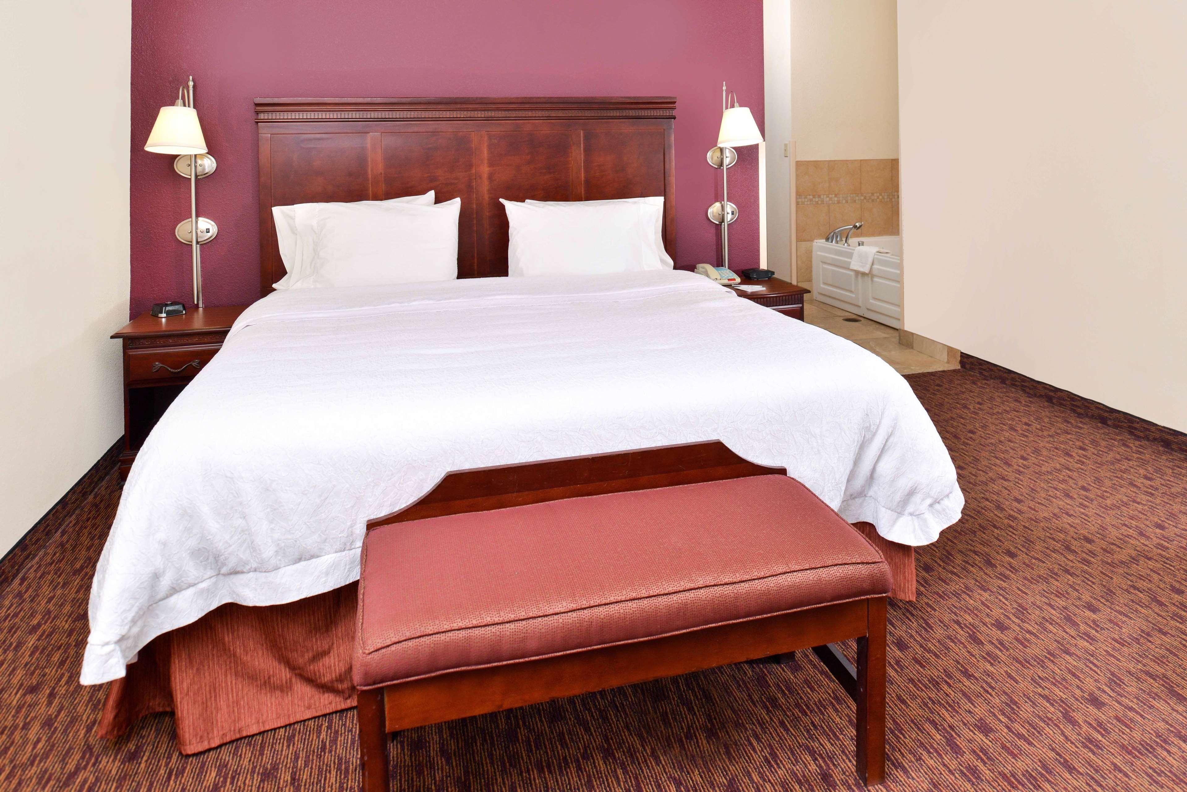 Hampton Inn & Suites Muncie Exteriör bild
