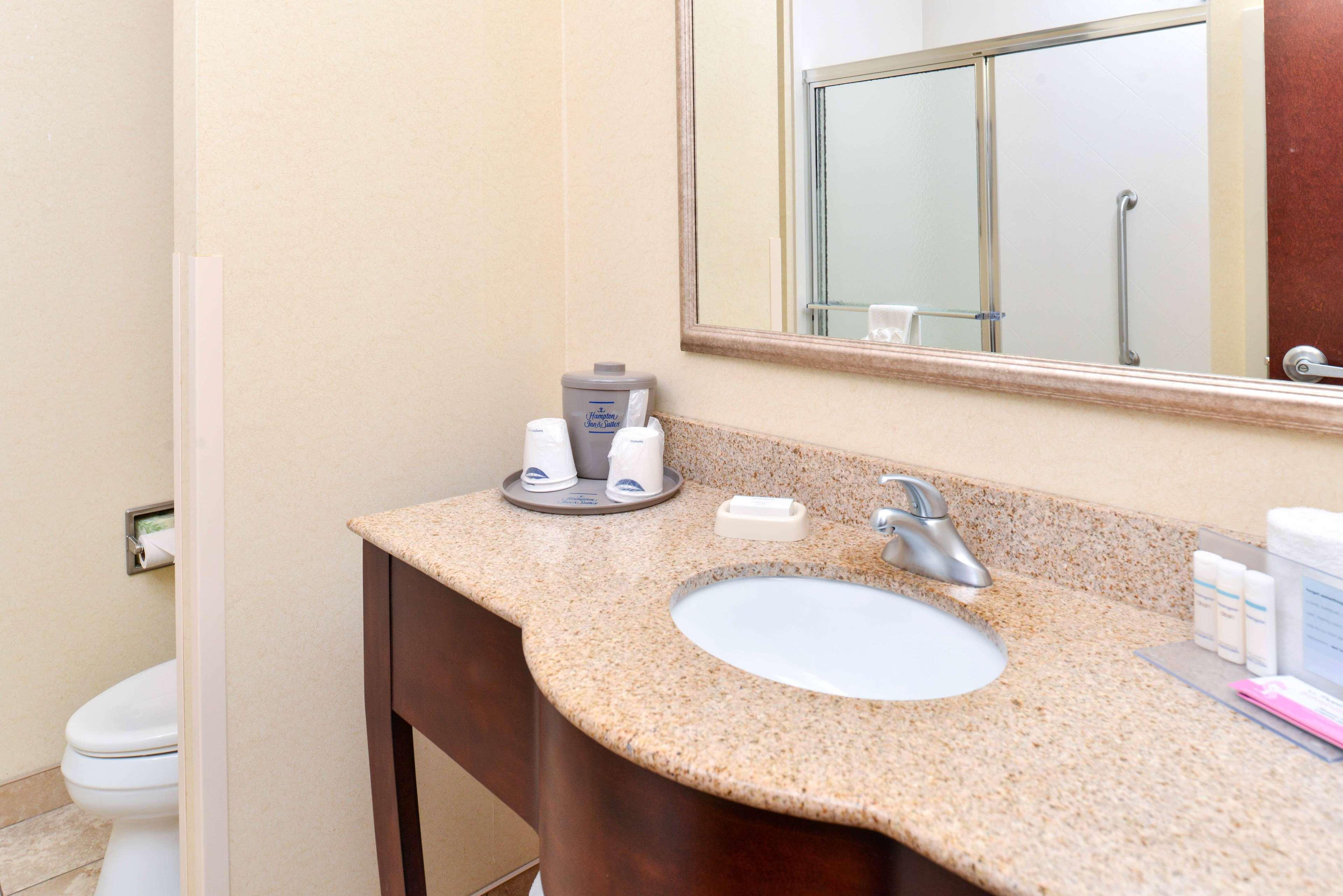 Hampton Inn & Suites Muncie Exteriör bild
