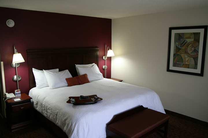 Hampton Inn & Suites Muncie Exteriör bild