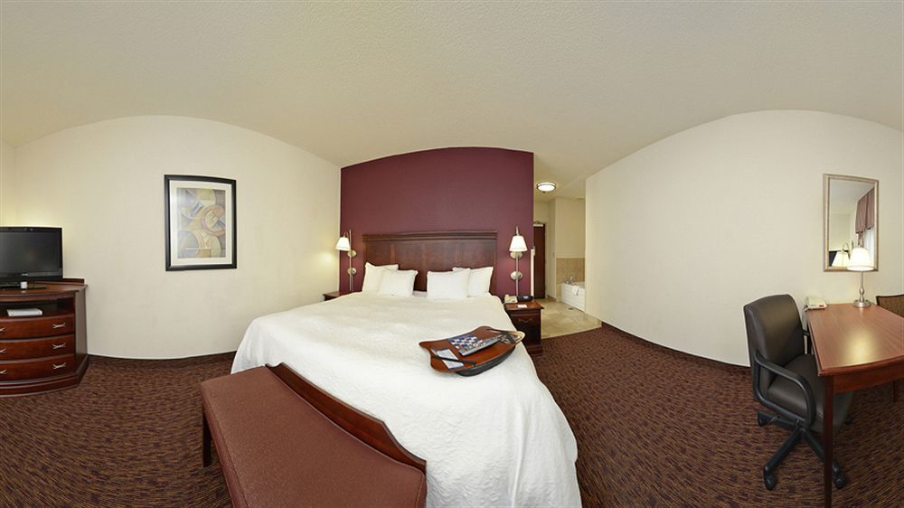 Hampton Inn & Suites Muncie Exteriör bild