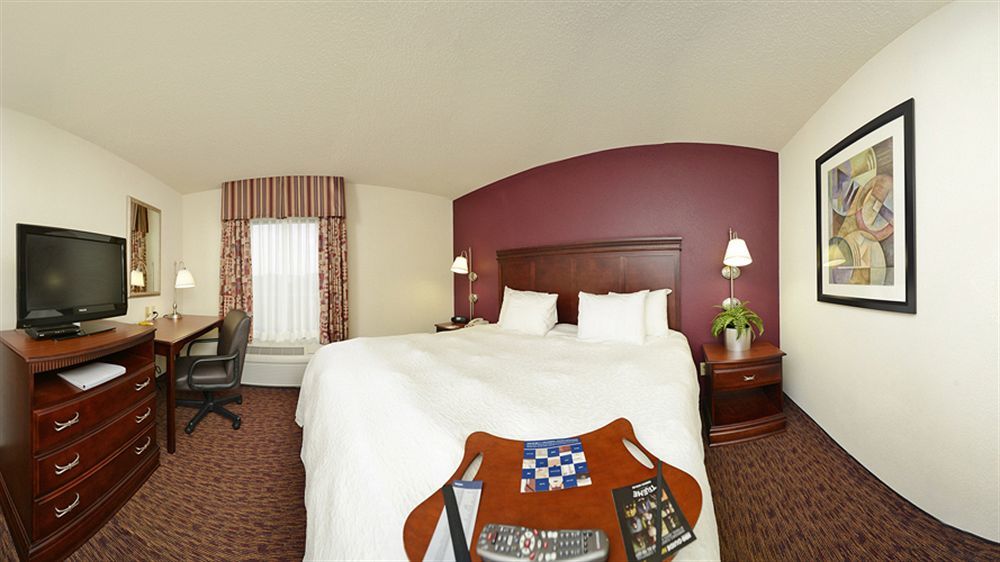 Hampton Inn & Suites Muncie Exteriör bild